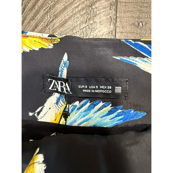 Women's Zara Shorts Size S Black Bird Print NEW - Picture 7 of 7